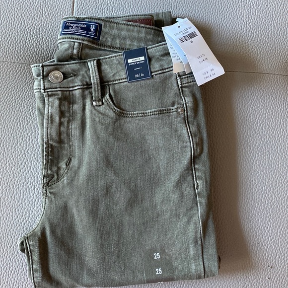 Abercrombie & Fitch Denim - 🆕 Abercrombie & Fitch Jeans